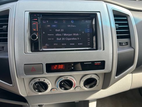 Used 2011 Toyota Tacoma PreRunner w/ SR5 Pkg #2 image 4