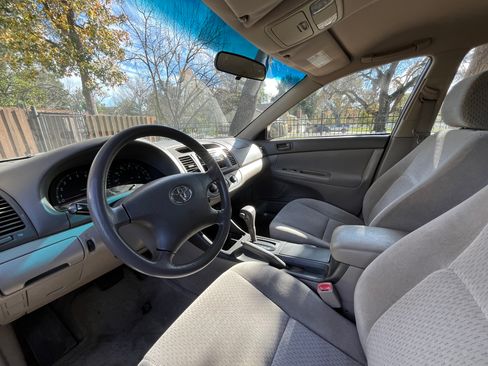 Used 2004 Toyota Camry SE image 6