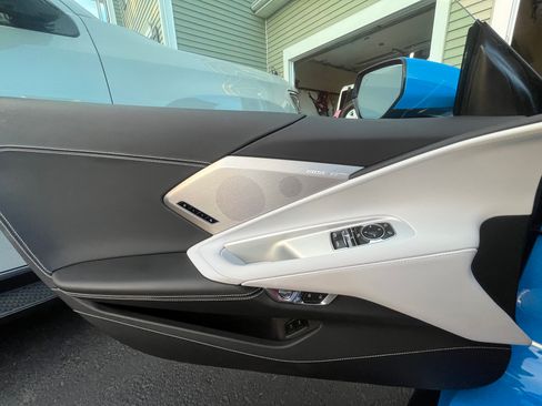 Used 2020 Chevrolet Corvette Stingray Preferred Cpe w/ 2LT Preferred Equipment Group RWD image 9