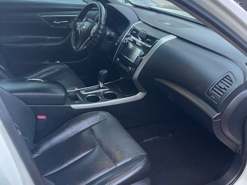 Used 2014 Nissan Altima 2.5 SL w/ Technology Package FWD image 18