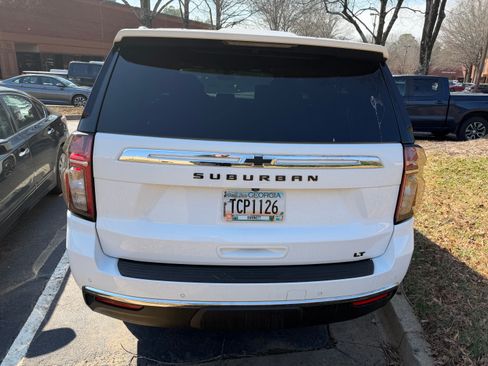 Used 2021 Chevrolet Suburban LT w/ Rear Media and Nav Package image 5