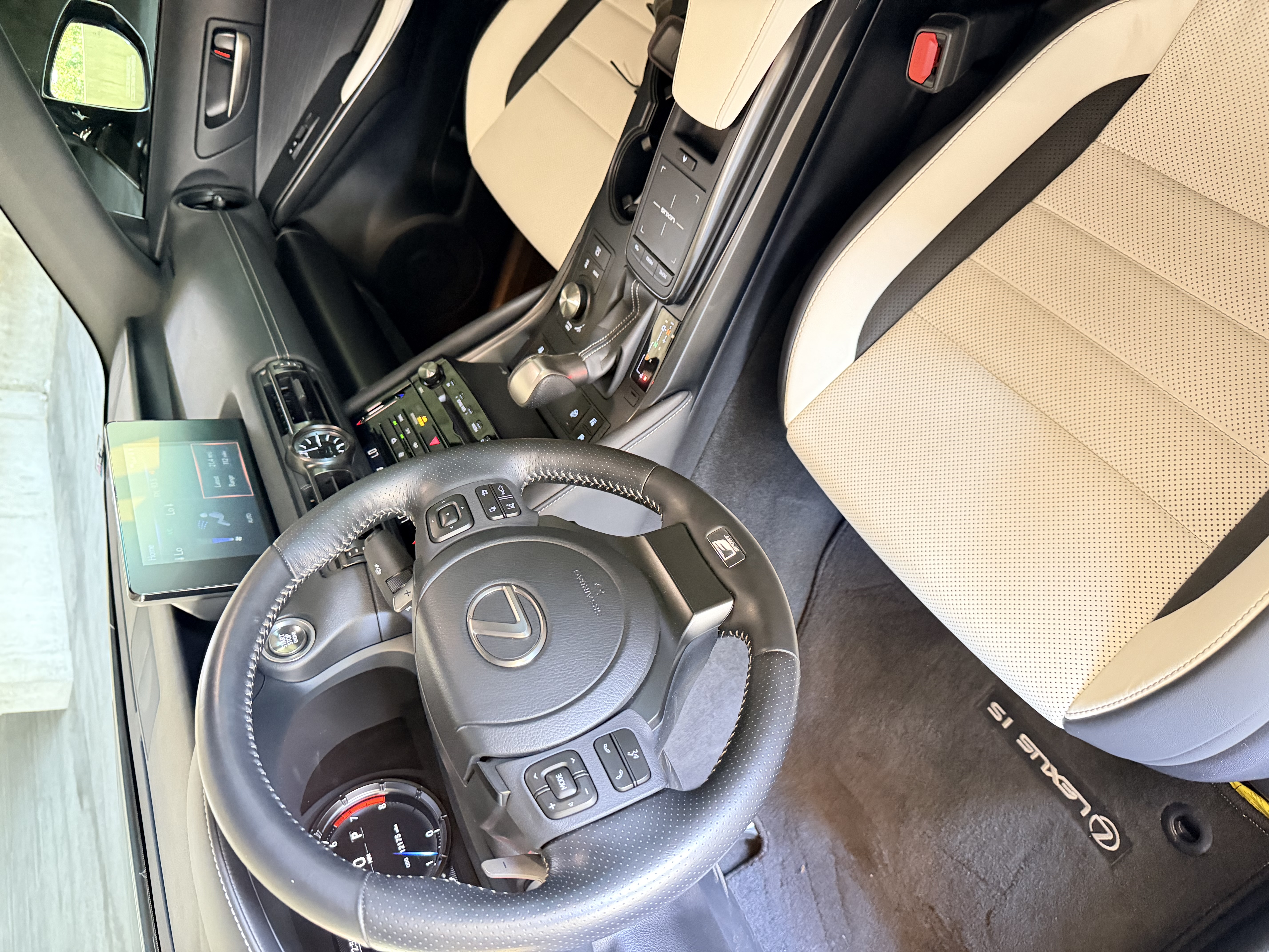 Used 2025 Lexus IS 350 F Sport w/ Accessory Package RWD image 9