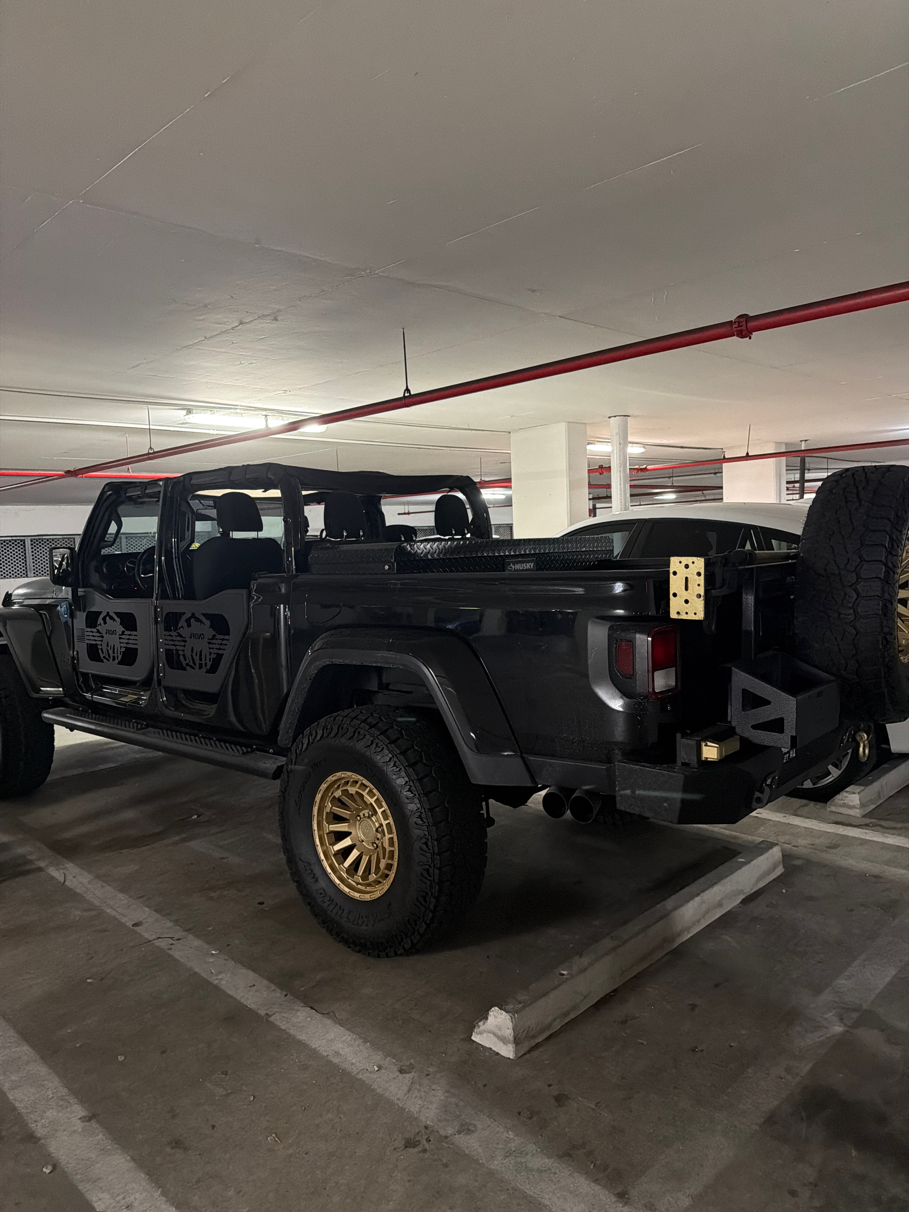 Used 2020 Jeep Gladiator Sport AWD/4WD image 4