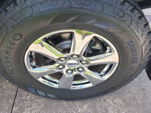 Used 2018 Ford F150 XLT w/ Equipment Group 302A Luxury RWD image 14