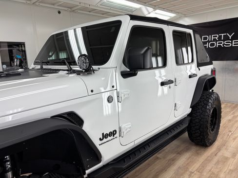 Used 2024 Jeep Wrangler Unlimited Sport AWD/4WD image 6