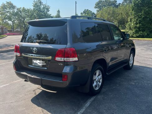 Used 2011 Toyota Land Cruiser image 10
