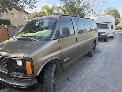 Used 2002 GMC Savana 2500 Passenger image 6