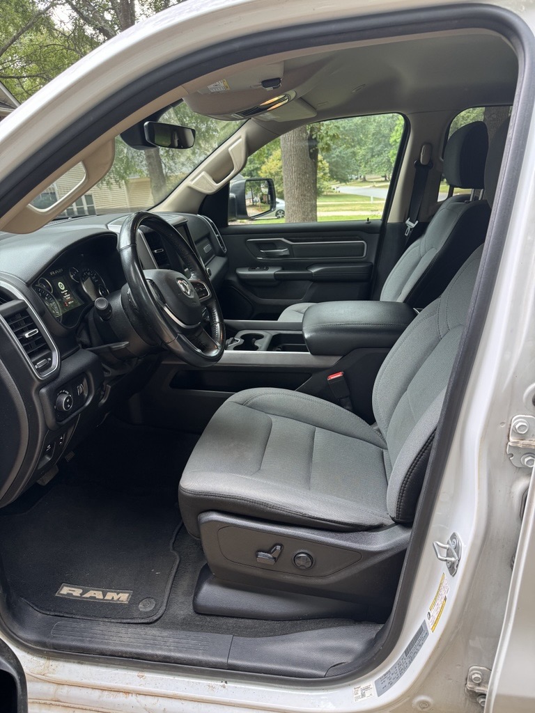 Used 2020 RAM 1500 Big Horn AWD/4WD image 6