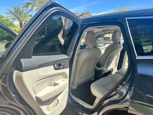 Used 2022 Volvo XC60 B5 Inscription w/ Protection Package image 10