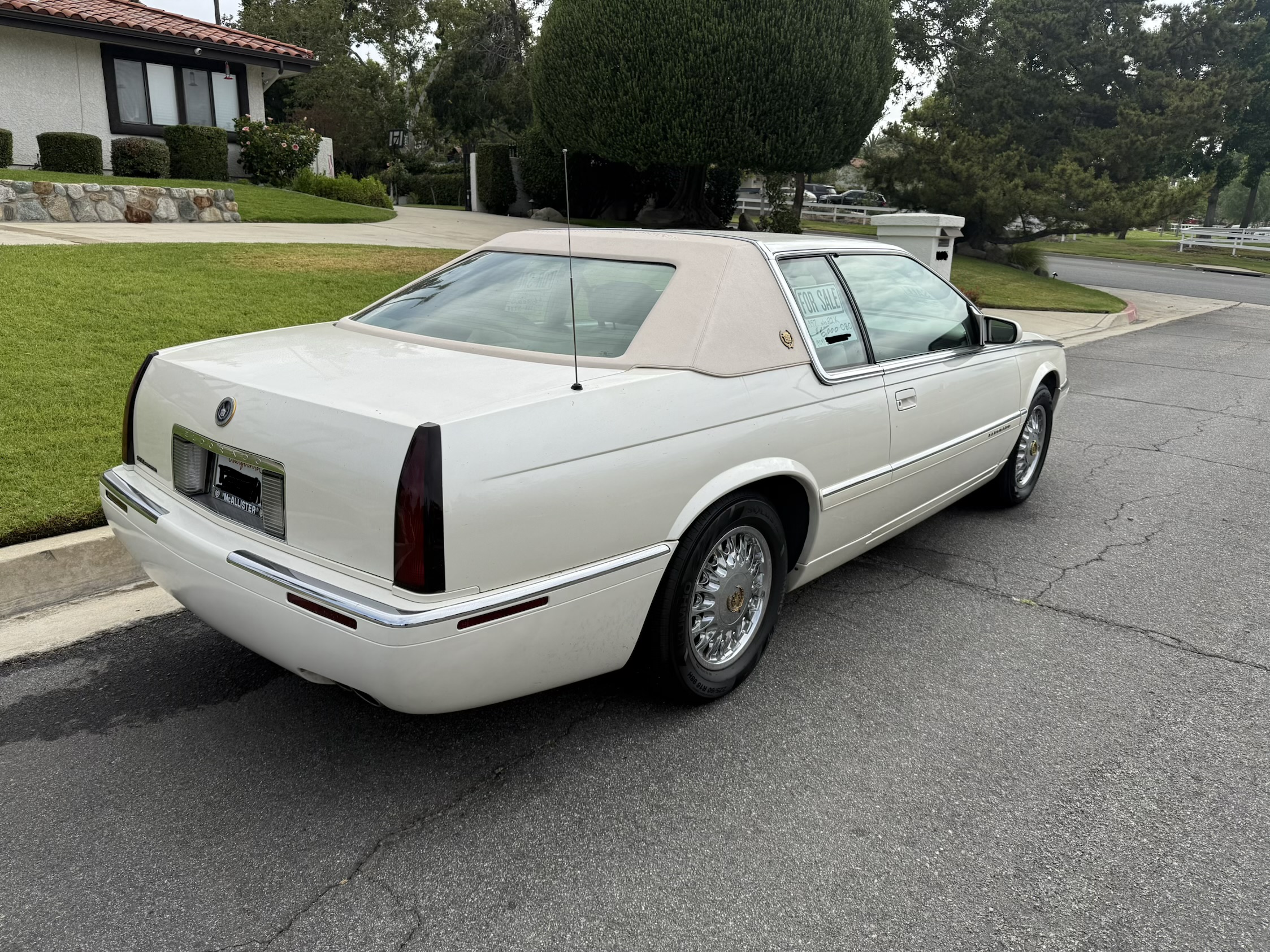 Used 1998 Cadillac Eldorado FWD image 1
