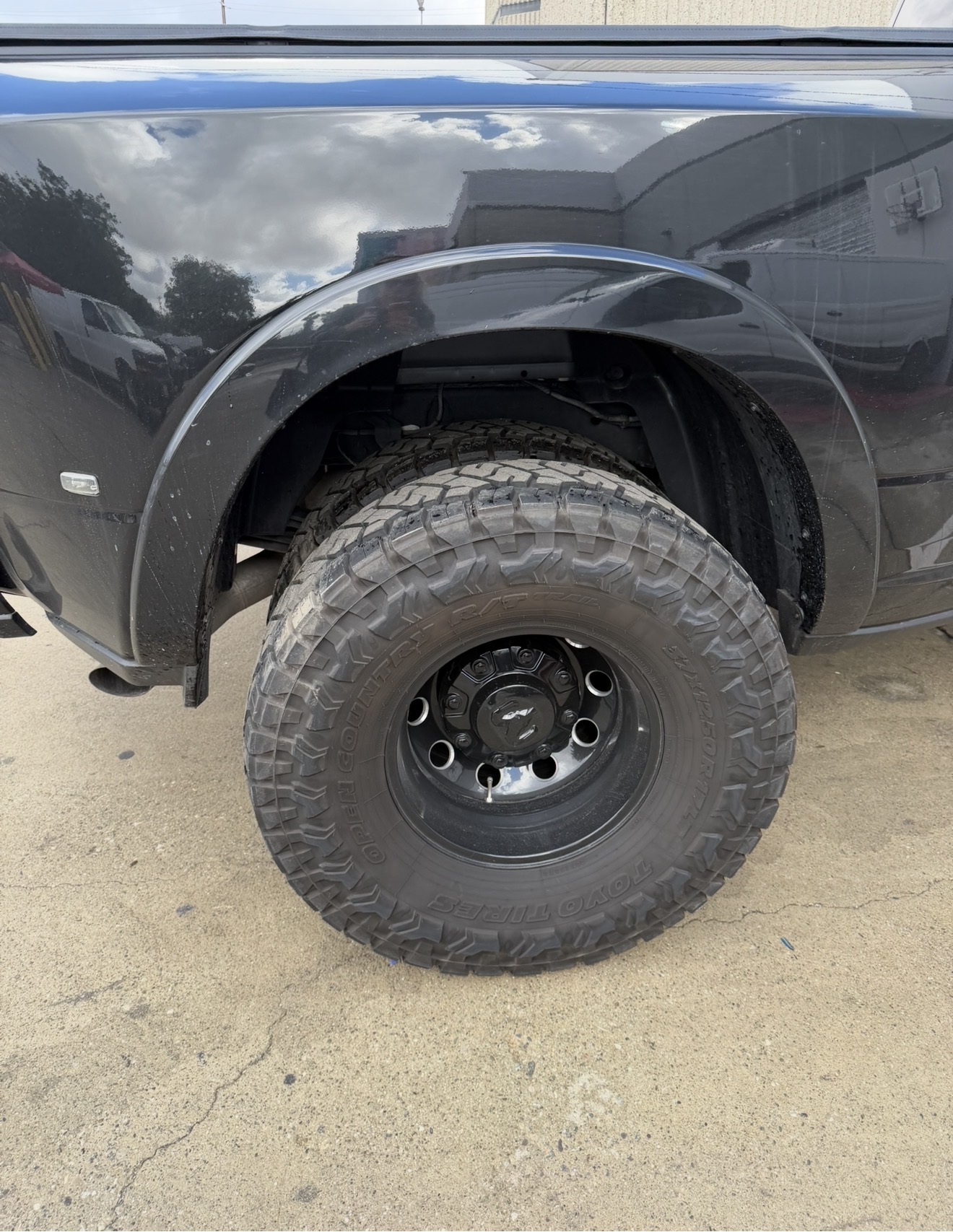 Used 2024 RAM 3500 Limited w/ Night Edition AWD/4WD image 11