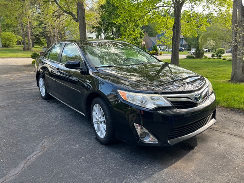 Used 2013 Toyota Camry XLE w/ Leather Pkg FWD image 13