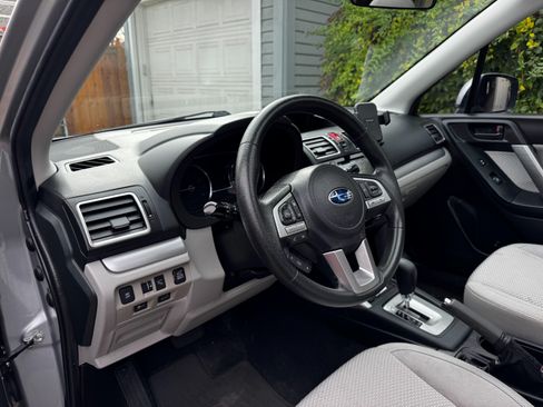 Used 2018 Subaru Forester 2.5i Premium image 12