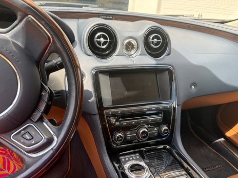 Used 2015 Jaguar XJ L Portfolio AWD/4WD image 4