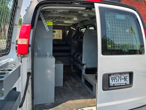 Used 2013 Chevrolet Express 3500 w/ Cold Climate Package RWD image 11