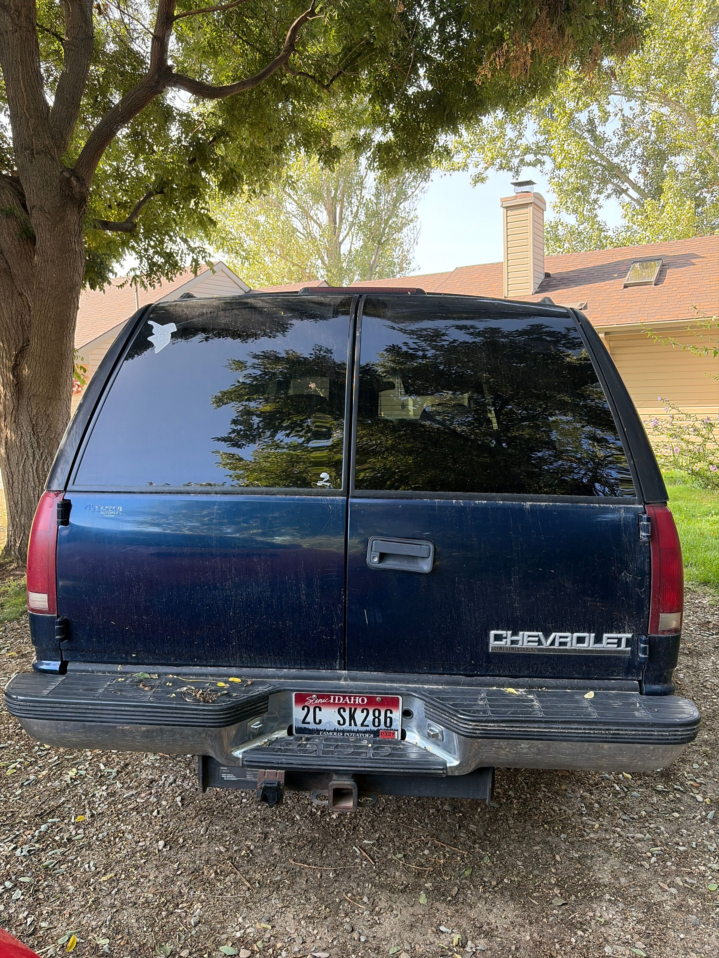 Used 1999 Chevrolet Suburban 4WD w/ Preferred Equipment Group 2 image 4
