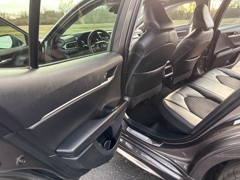 Used 2018 Toyota Camry SE w/ Protection Package (Q2) image 18