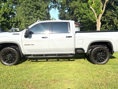 Used 2024 Chevrolet Silverado 2500 LTZ w/ LTZ Plus Package AWD/4WD image 1