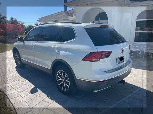 Used 2018 Volkswagen Tiguan SE w/ Panoramic Sunroof Package image 5