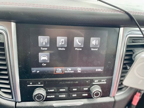 Used 2017 Porsche Macan image 13