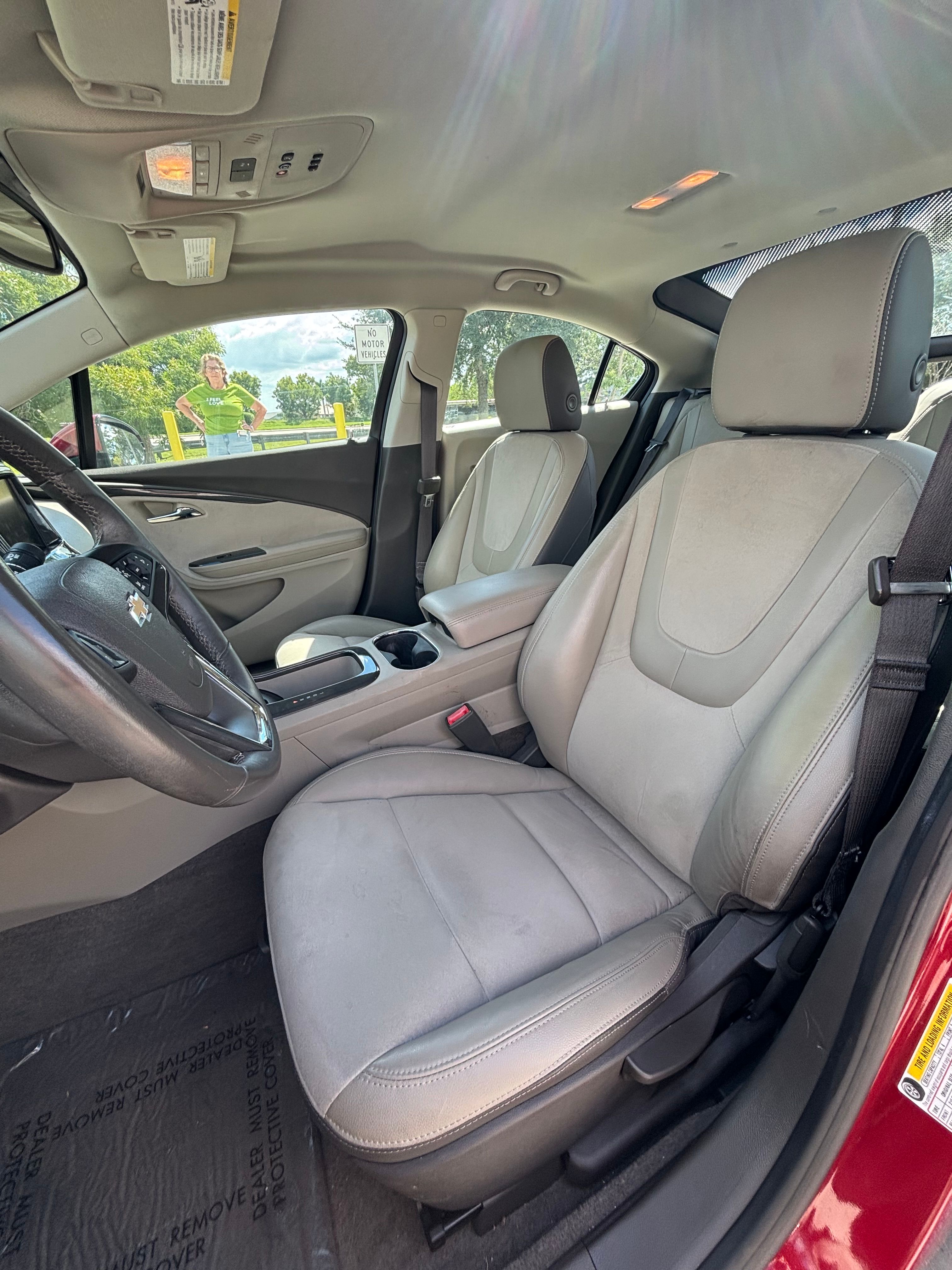 Used 2013 Chevrolet Volt Premium w/ Premium Trim Package FWD image 10