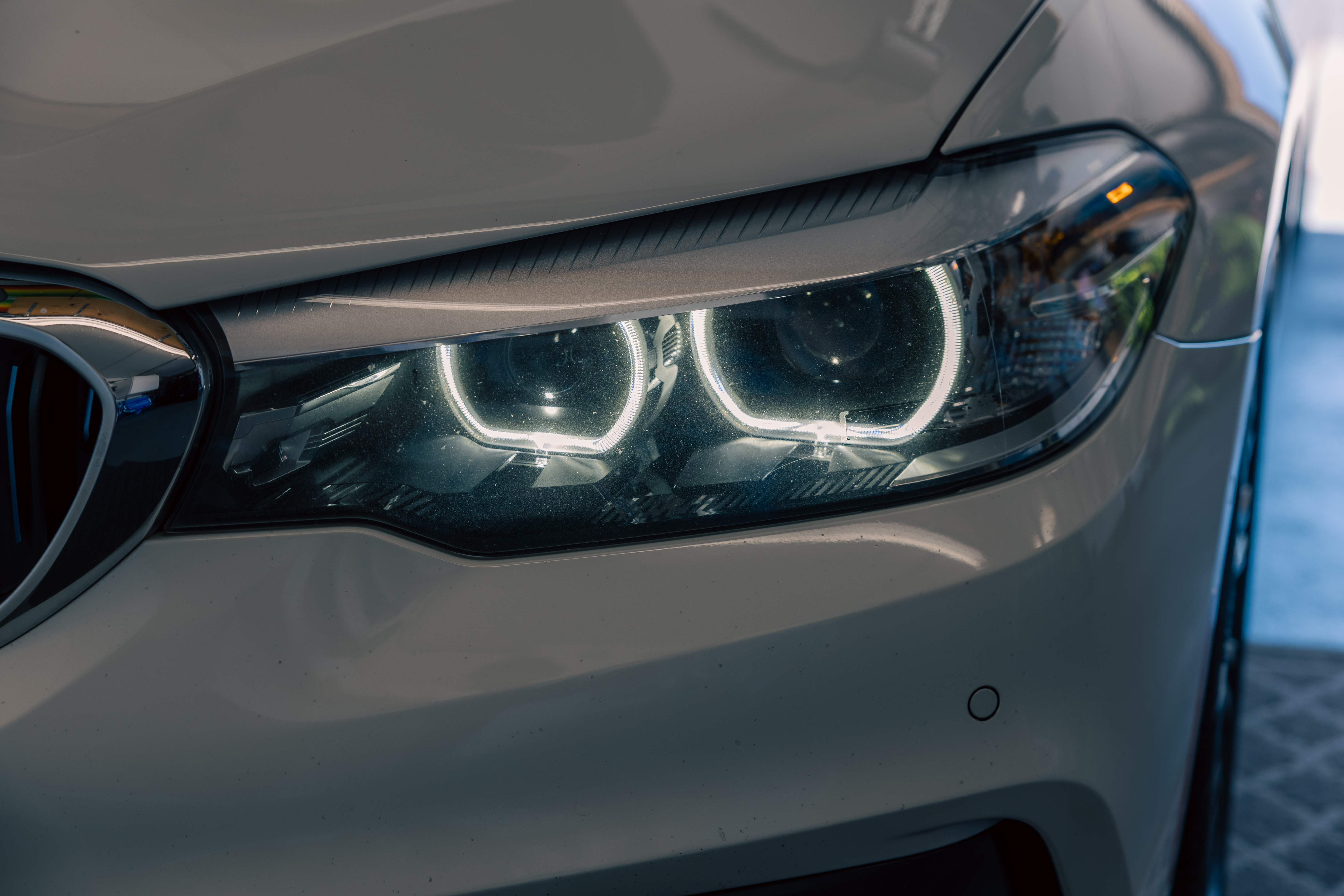 Used 2019 BMW 530e w/ Premium Package RWD image 11