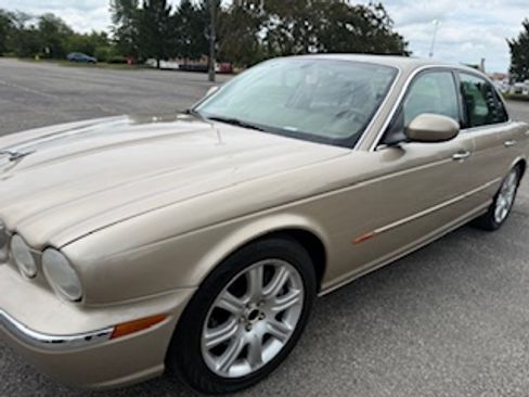 Used 2004 Jaguar XJ8 RWD image 5