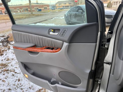 Used 2010 Toyota Sienna XLE Limited image 18