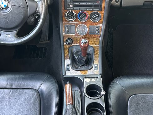 Used 2000 BMW Z3 2.5i RWD image 8