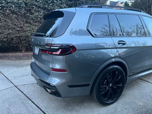 Used 2023 BMW X7 xDrive40i w/ Executive Package image 12