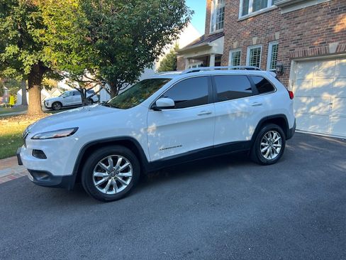 Used 2016 Jeep Cherokee Limited image 4