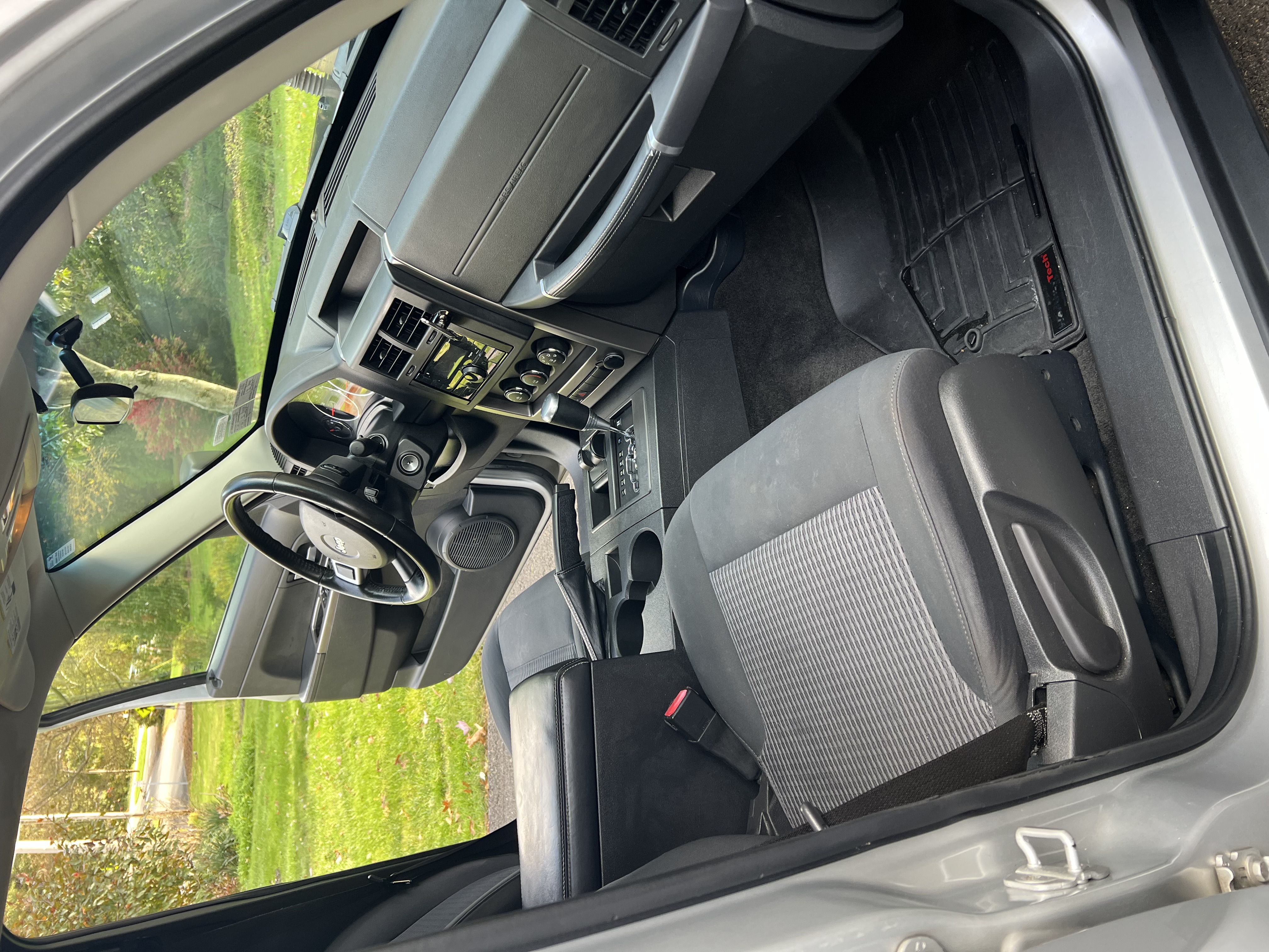 Used 2010 Jeep Liberty Renegade AWD/4WD image 15
