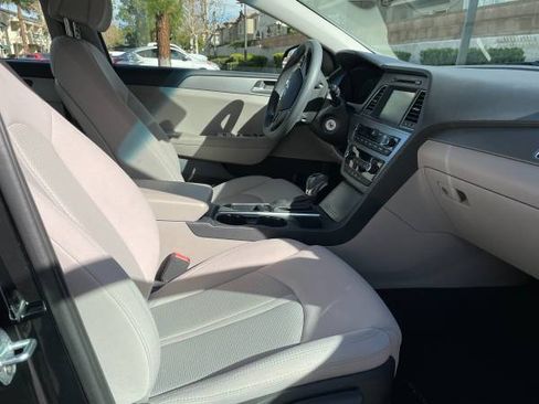 Used 2016 Hyundai Sonata SE image 4