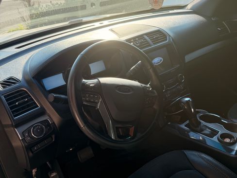 Used 2019 Ford Explorer XLT w/ Equipment Group 202A image 16