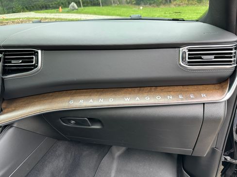 Used 2022 Jeep Grand Wagoneer Series I w/ HD Trailer Tow Package image 10