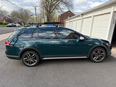Used 2019 Volkswagen Golf Alltrack SE image 4
