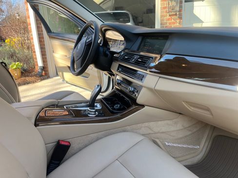 Used 2013 BMW 528i Sedan image 12
