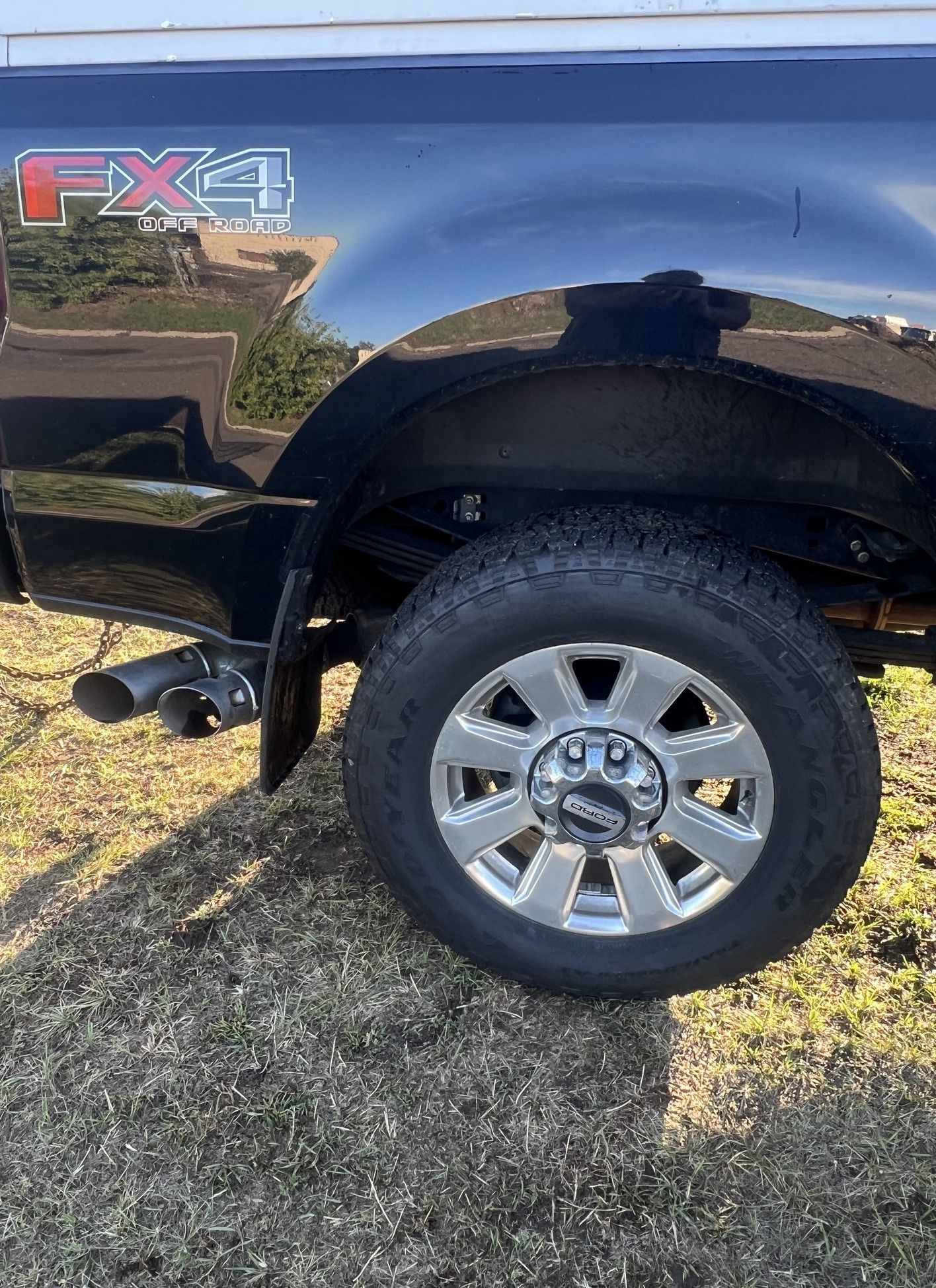 Used 2018 Ford F350 Platinum w/ Platinum Ultimate Package AWD/4WD image 13