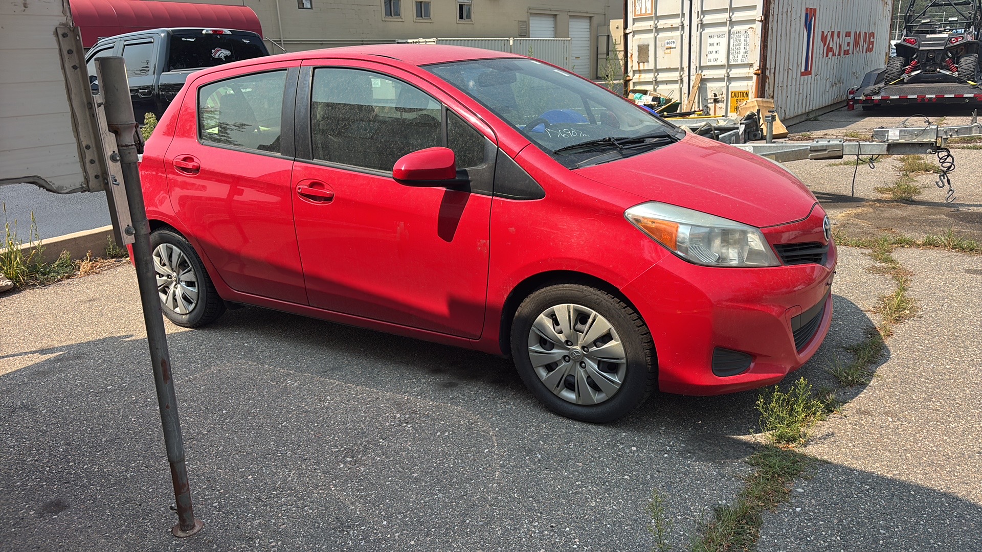 Used 2012 Toyota Yaris LE FWD image 4