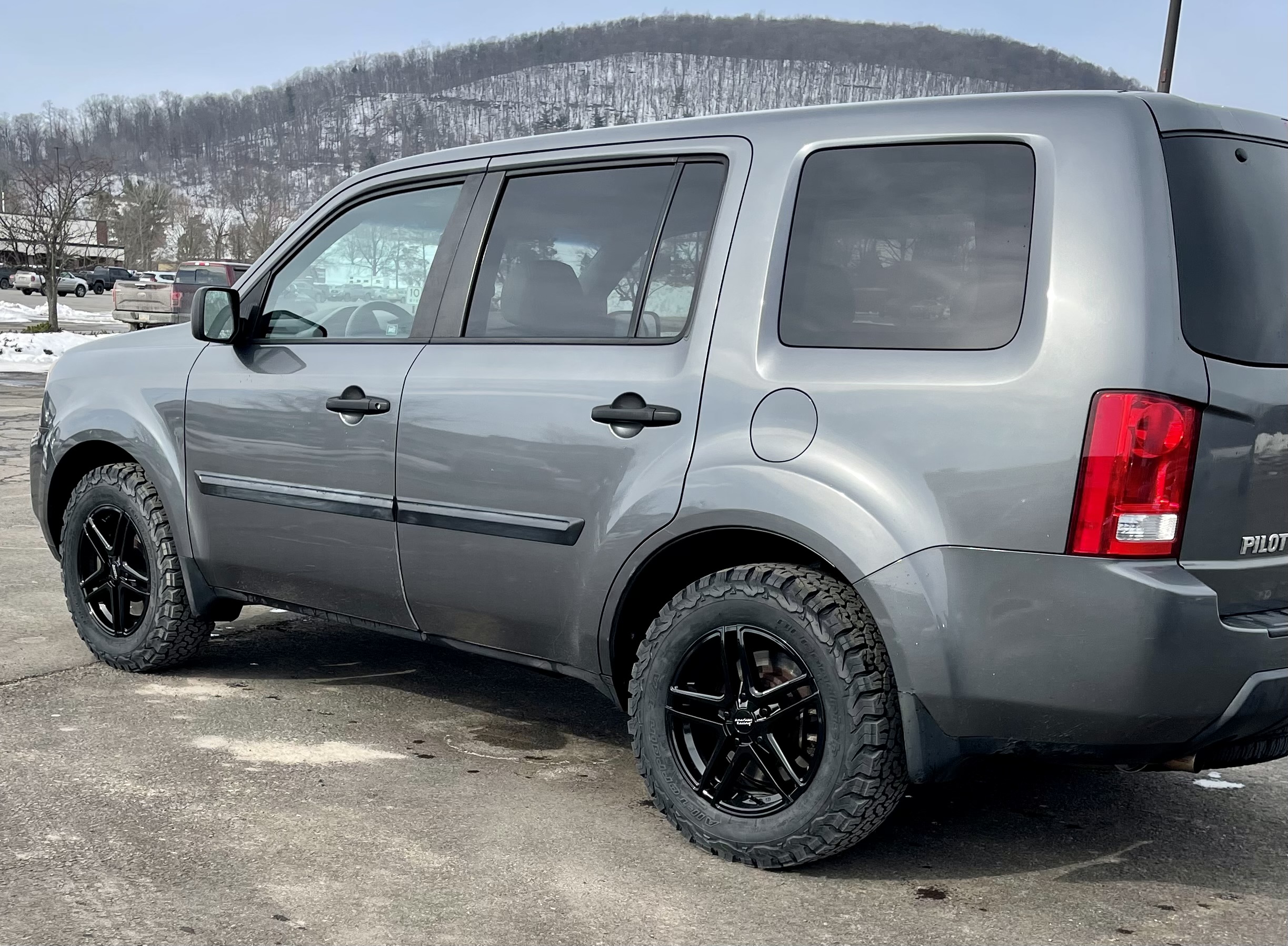 Used 2011 Honda Pilot LX image 2