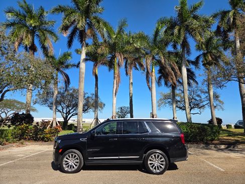 Used 2023 GMC Yukon Denali image 6