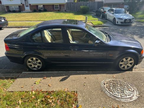 Used 2001 BMW 325xi Sedan image 11
