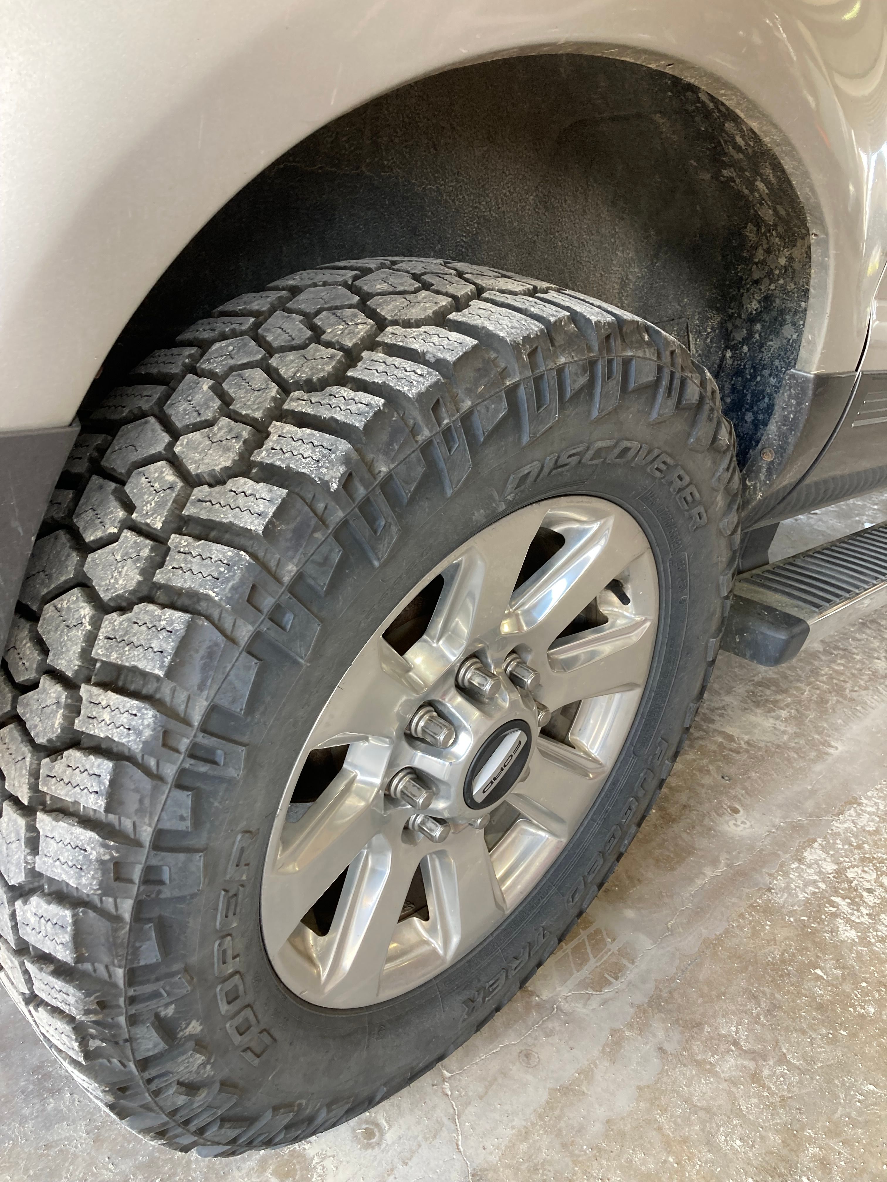 Used 2003 Ford Excursion XLT AWD/4WD image 6