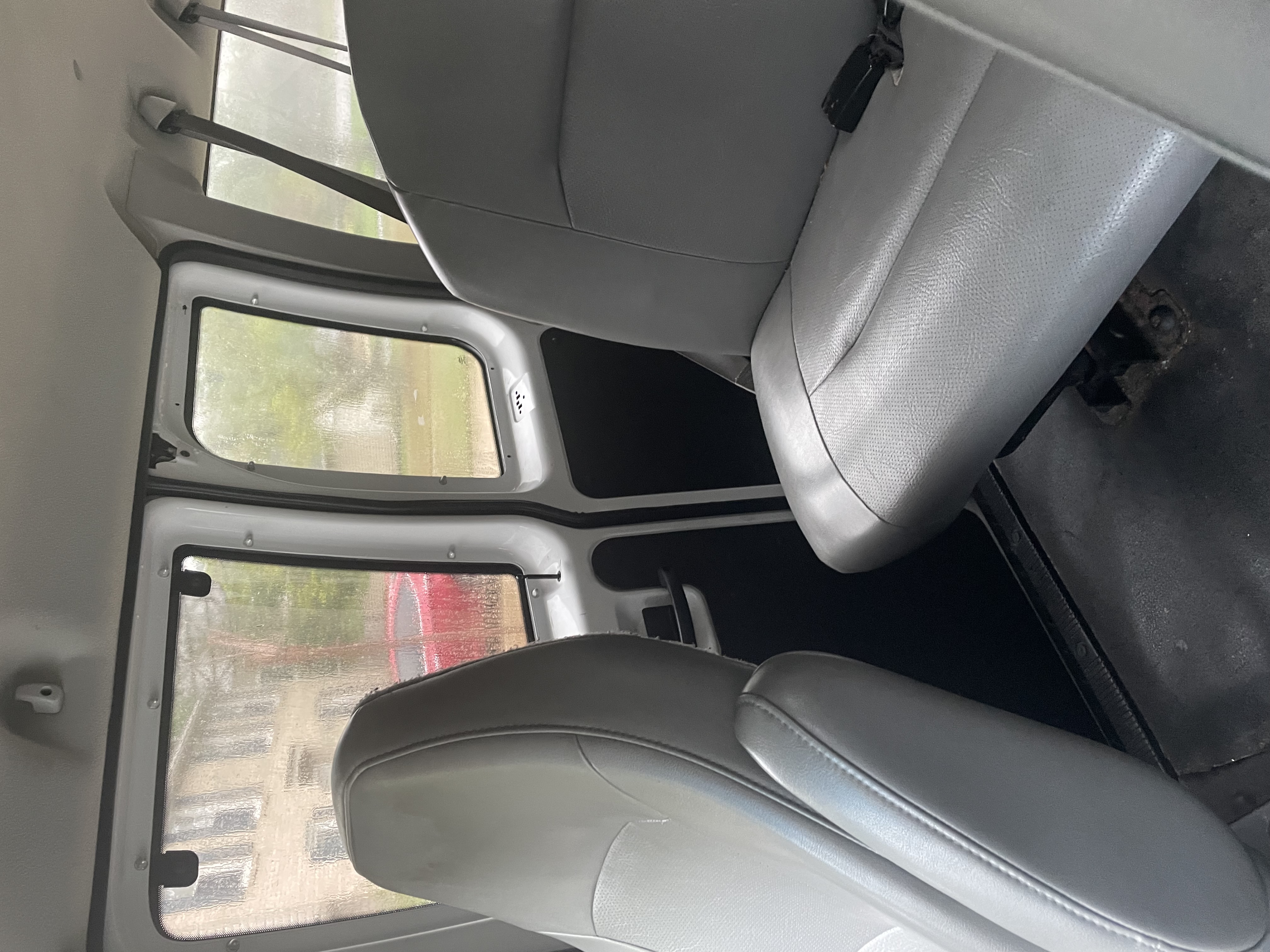 Used 2008 Ford E-150 and Econoline 150 Wagon RWD image 4