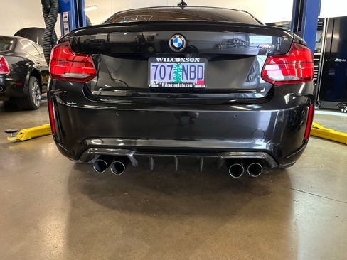 Used 2018 BMW M2 w/ Executive Package RWD image 5