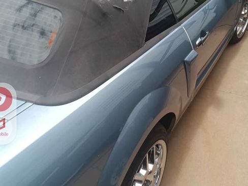 Used 2005 Ford Mustang Deluxe Convertible image 9