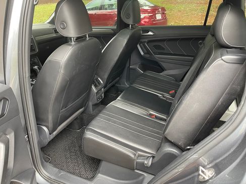 Used 2022 Volkswagen Tiguan SE R-Line image 12