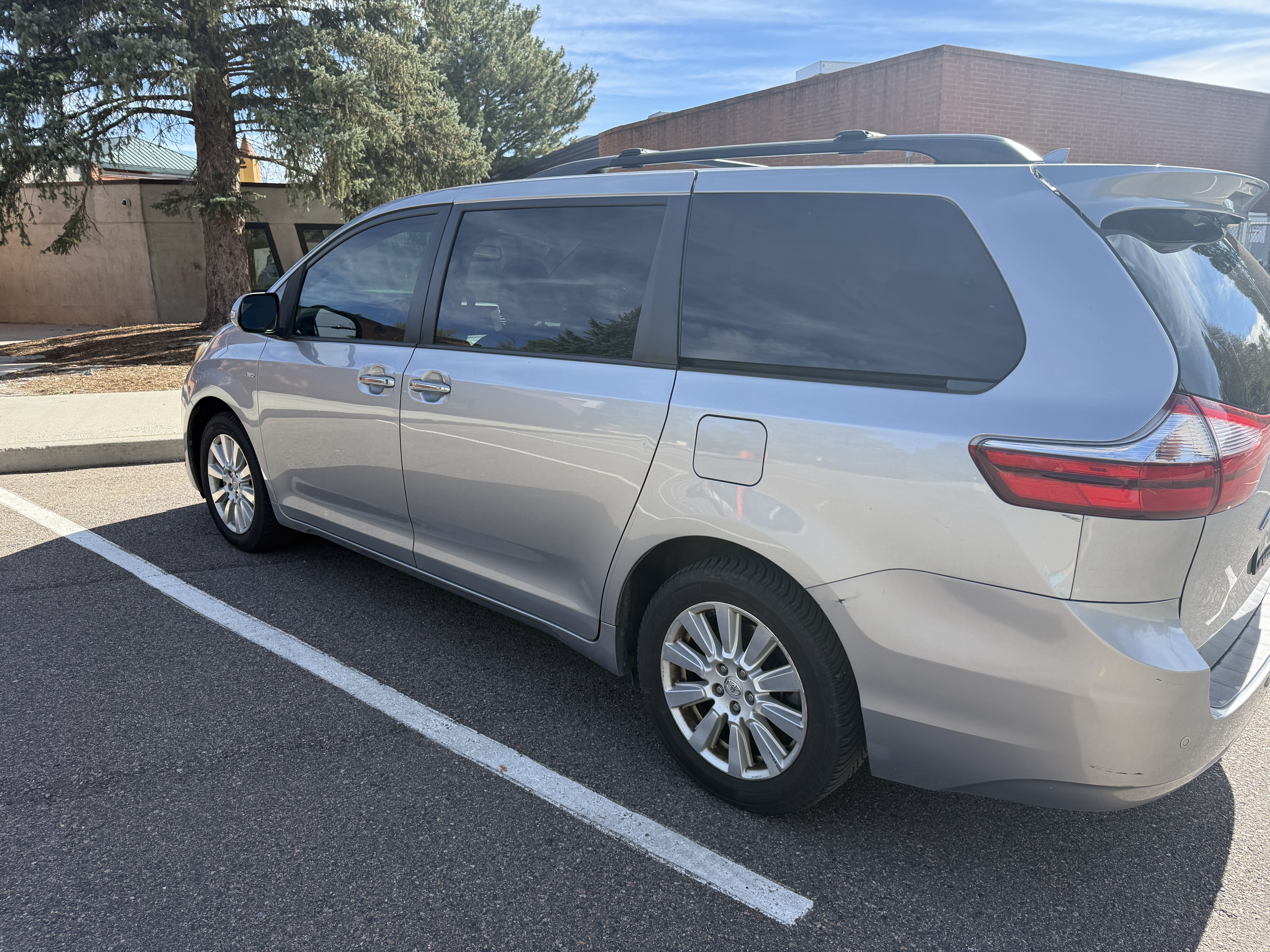 Used 2017 Toyota Sienna Limited Premium AWD/4WD image 8