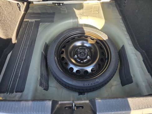 Used 2015 Chevrolet Sonic LS image 13