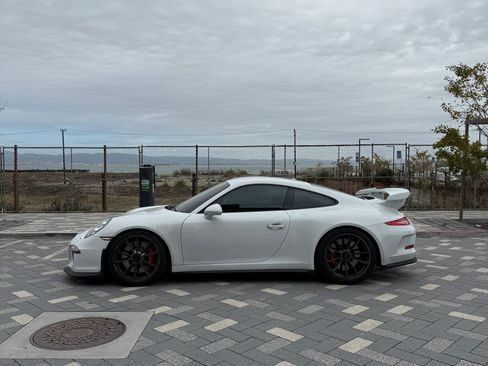 Used 2014 Porsche 911 GT3 image 13